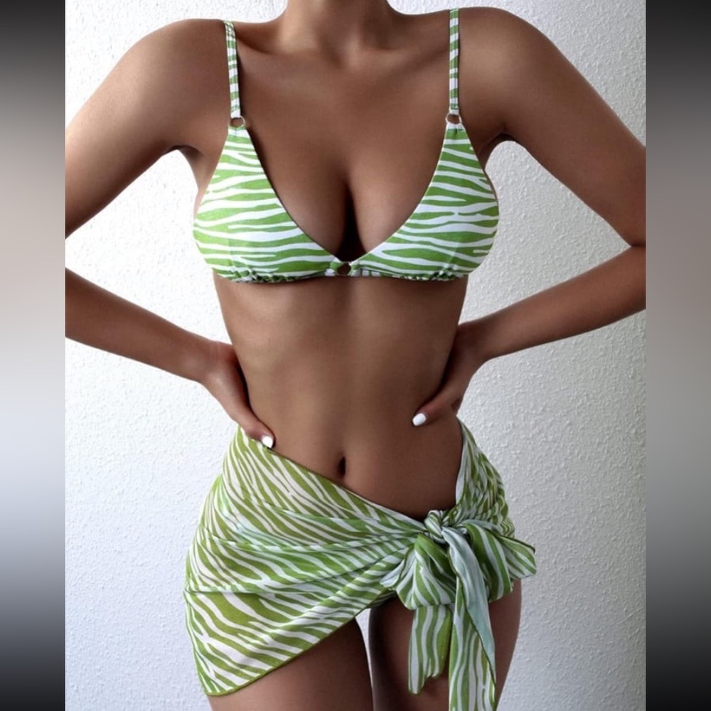 New women’s 3 piece bikini set size medium